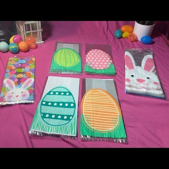 30+ NEW Adorable Easter Treat Cellophane Bags with Ties NWOT - Picture 2 of 12